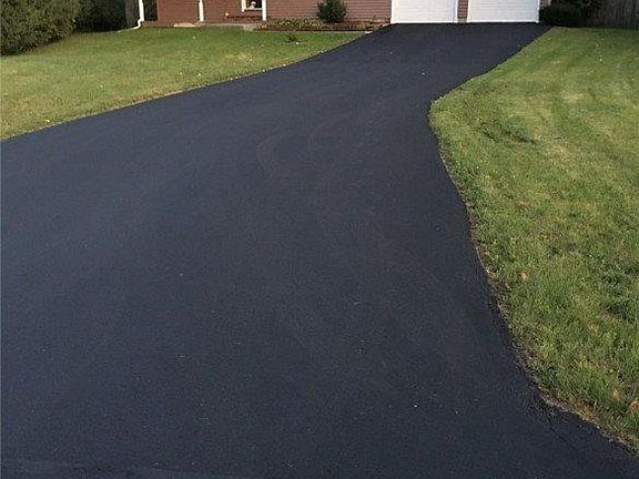 3rd image of 4076 Ensign Dr
