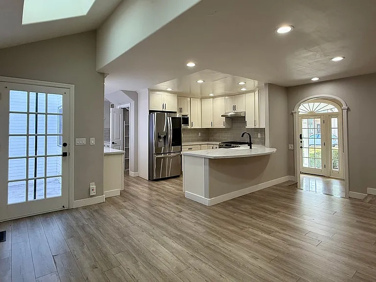 673 Regas Dr — Photo 3