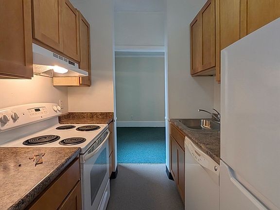 5th image of 140 Chestnut St APT 207