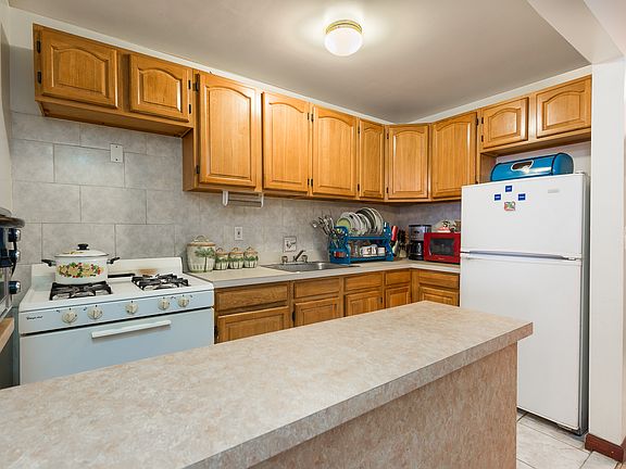 3rd image of 866 Hancock Street