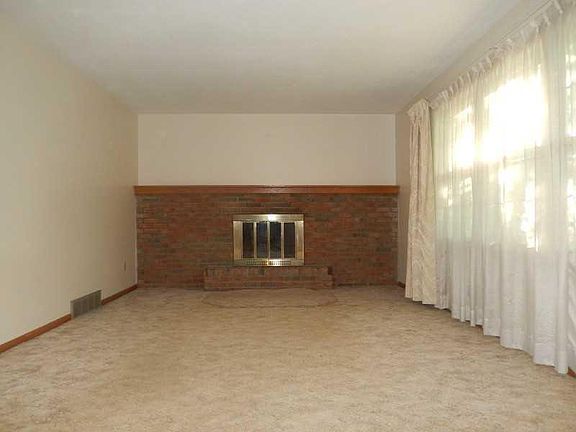 3rd image of 507 Glenridge