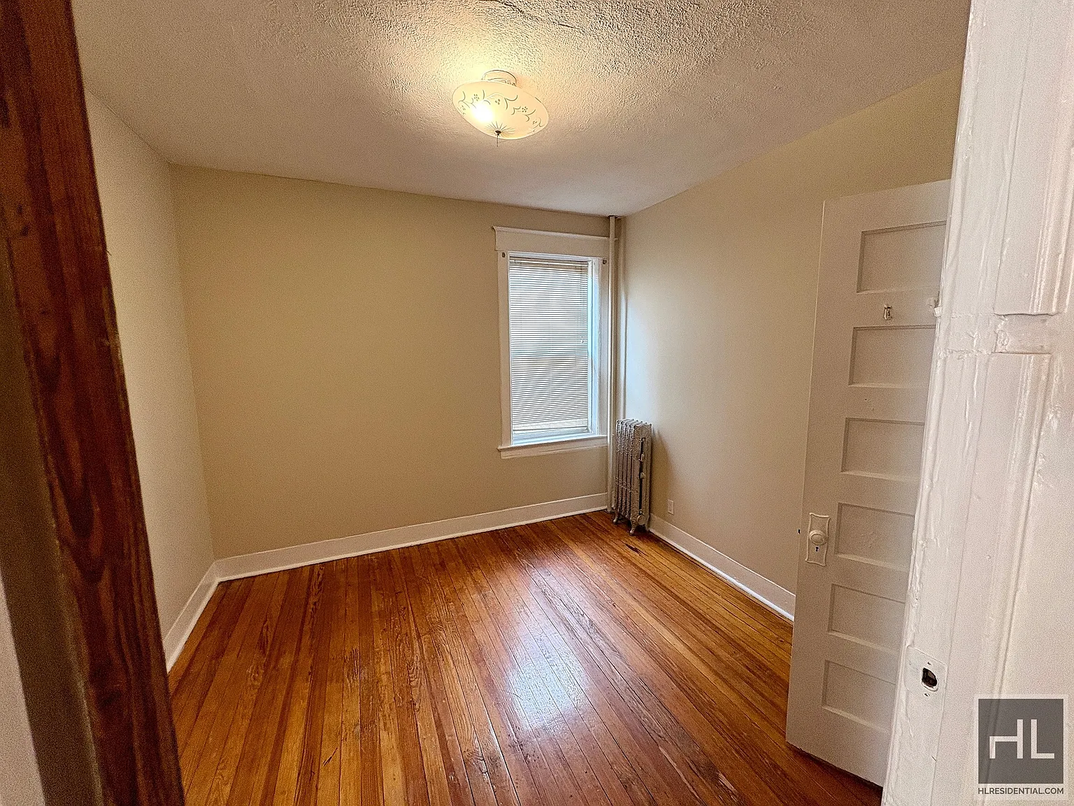 3 bed, 1200 sqft, $3,200 — Photo 4