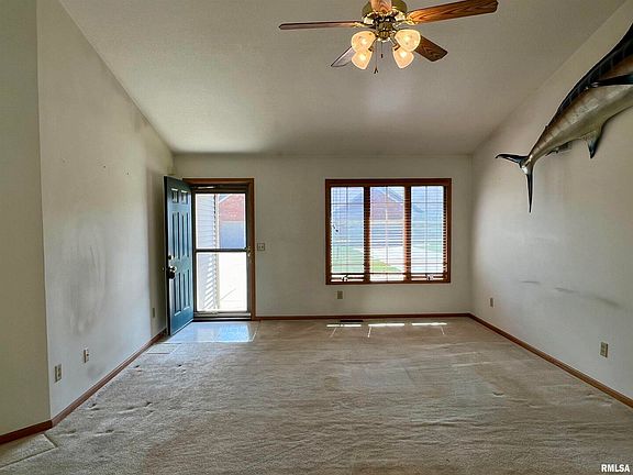 5th image of 351 Country Club Ct