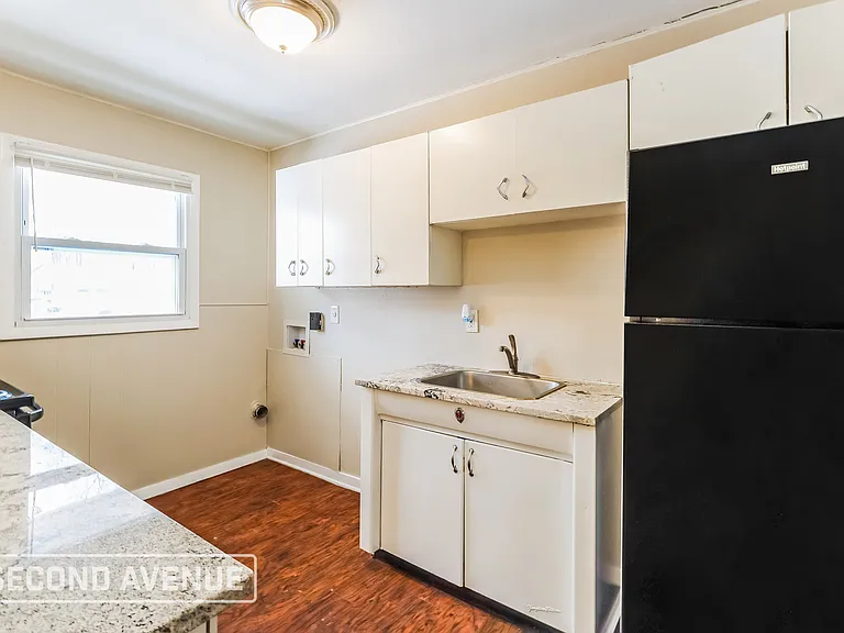 2659 Niagara St — Photo 8