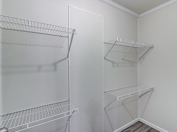 4th image of 315 W Gordon Pike #142