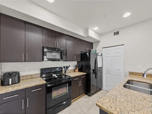 13160 Bella Casa CIR #2111, FORT MYERS, FL 33966