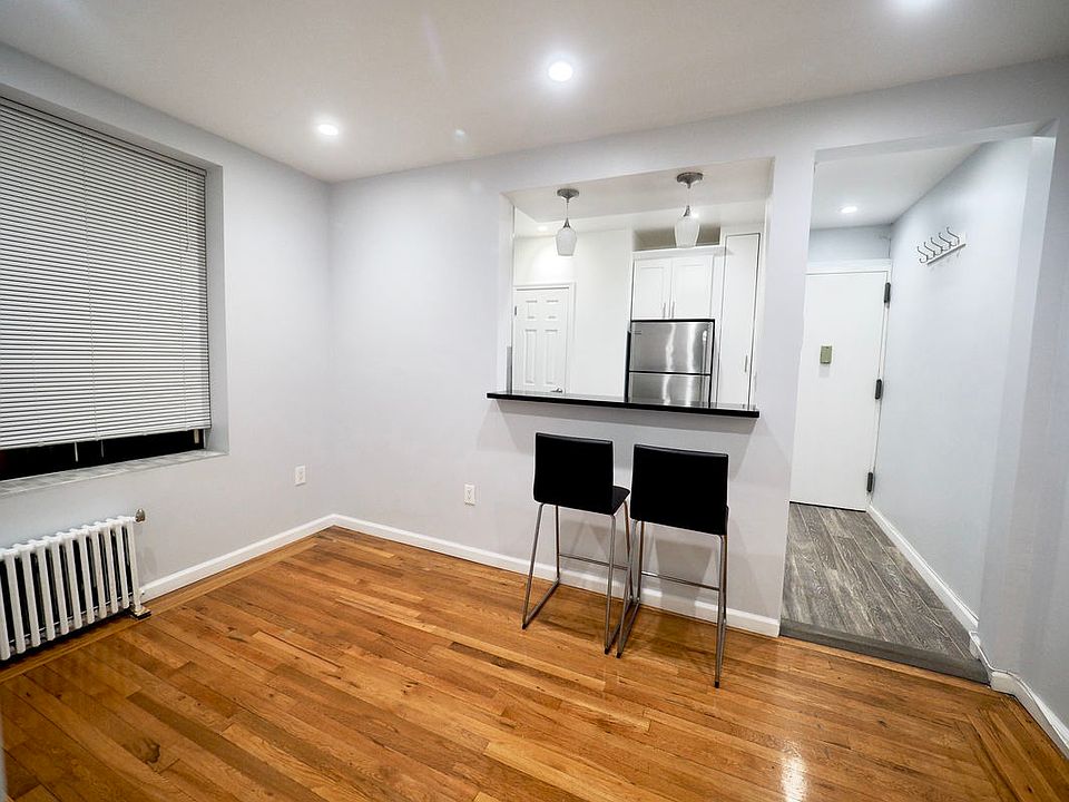 1st image of 31-12 42nd St #1RR