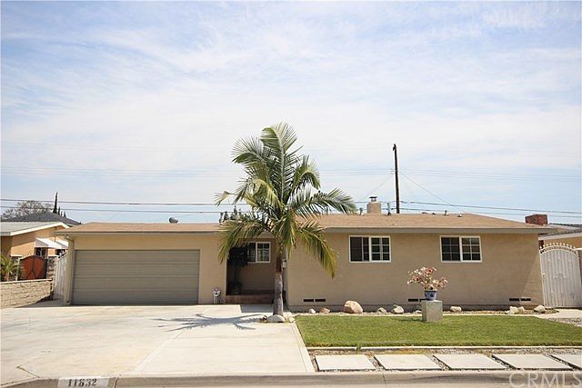 2nd image of 11832 Medina Dr