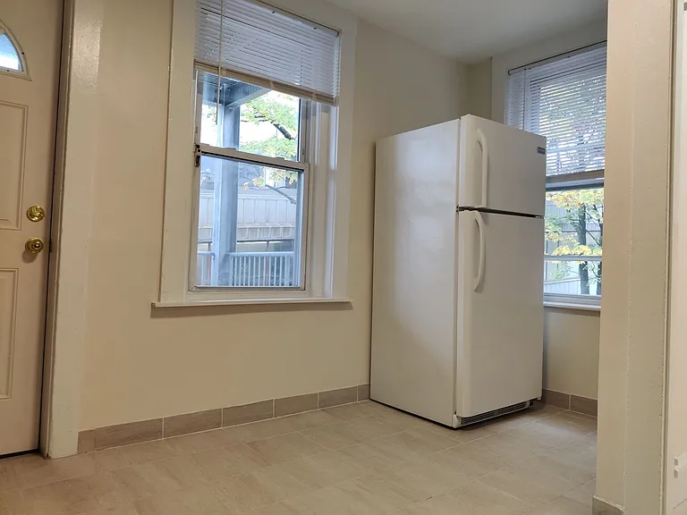 10 Barrows St #2 — Photo 17