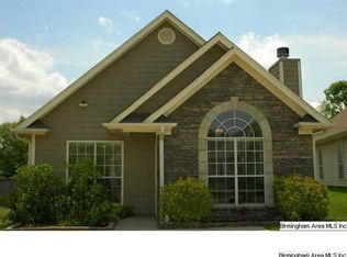 121 Mayfair Ln, Calera, AL 35040