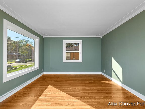 3rd image of 3427 Parkland Ave SW