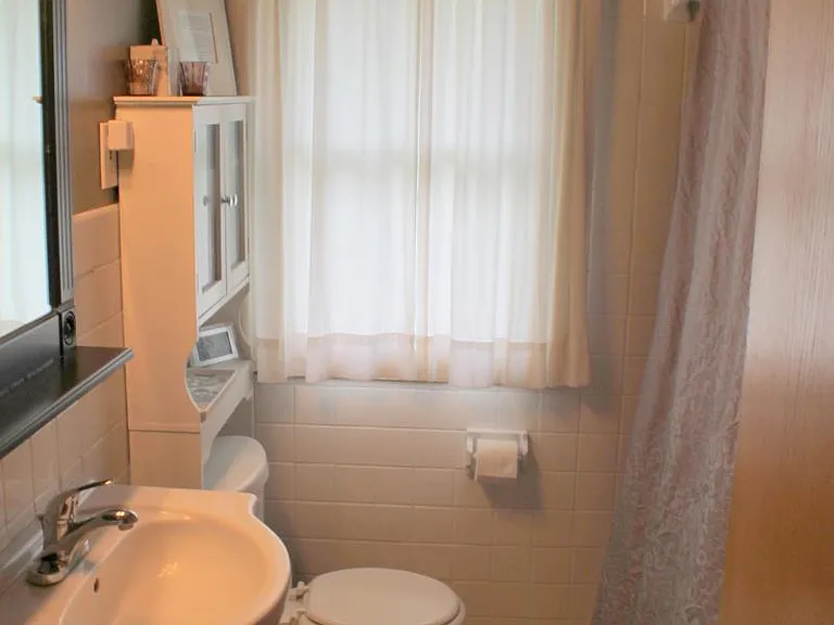 full bathroom