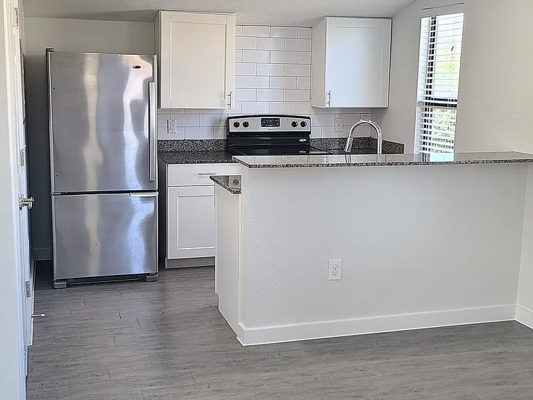 7406 Geneva Dr #2B — Photo 2
