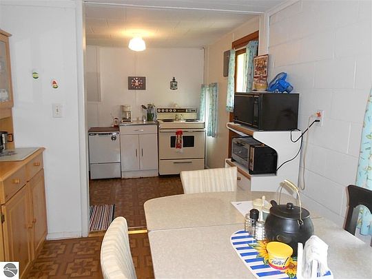 4th image of 5075 E Michigan Ave