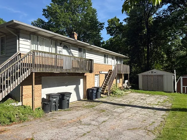 1120 Jason Ave — Photo 10