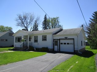 702 6th St, Harvard, IL 60033