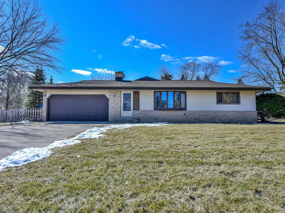 2nd image of 3835 Brook Ln