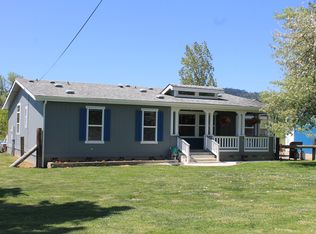 7551 Lookingglass Rd, Roseburg, OR 97471