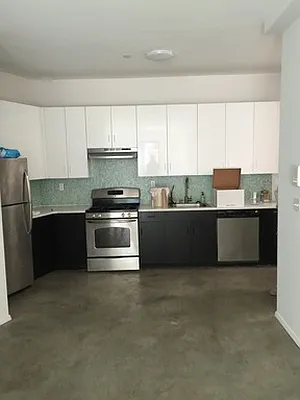 Rented by Flatiron Real Estate Advisors LLC | media 22