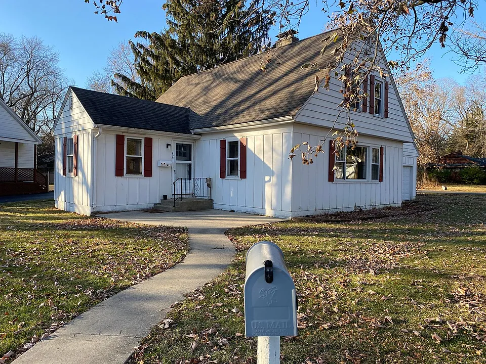 700 Dover Pl