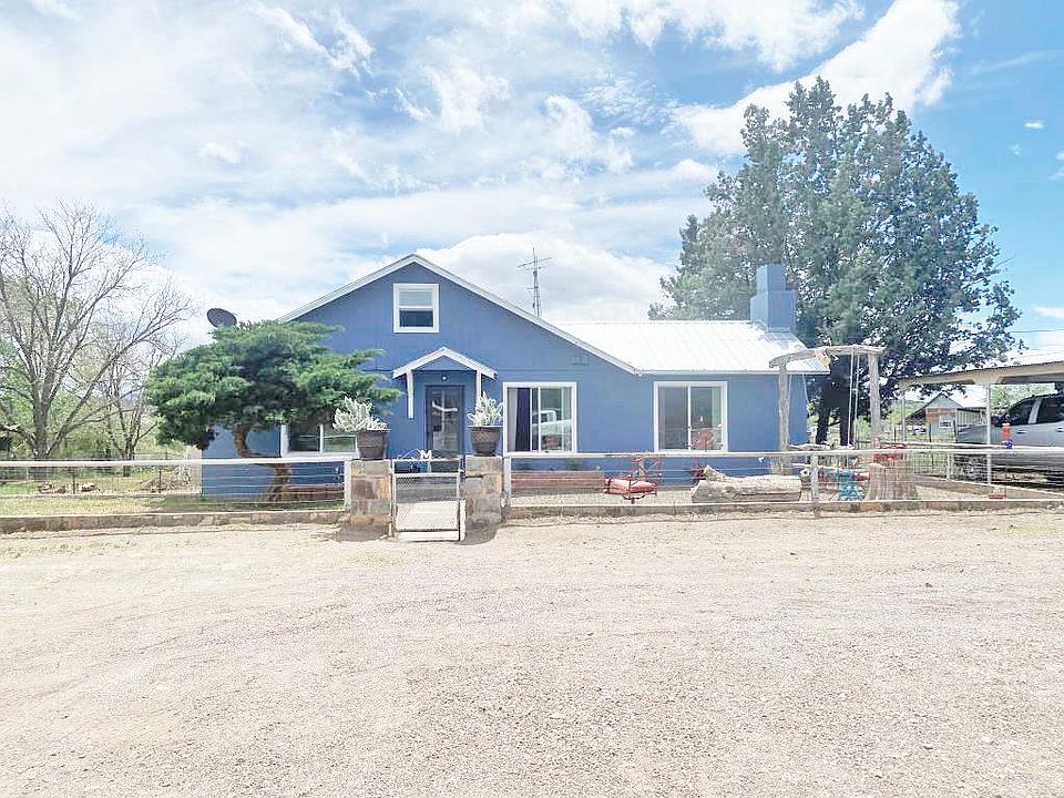 1st image of 570 Douglas Dr