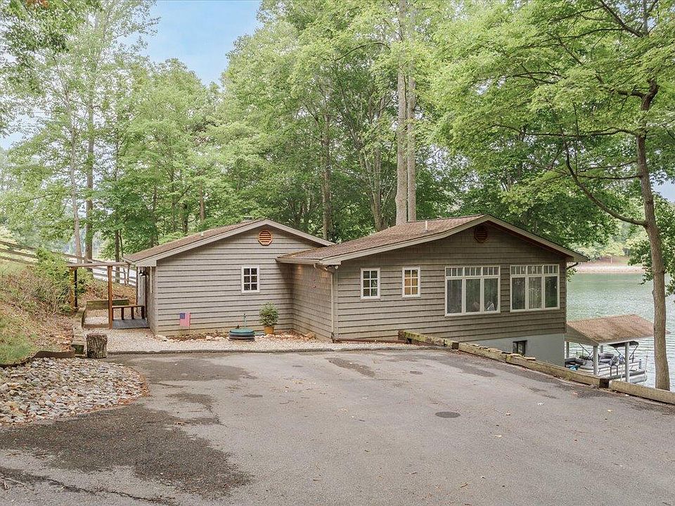1st image of 1127 Acorn Dr