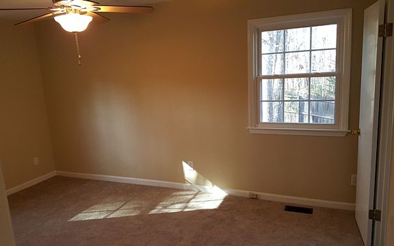 4th image of 8201 Goldenrod Dr
