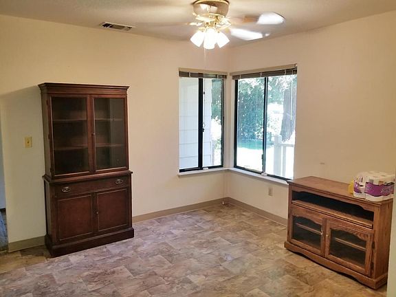 3rd image of 7531 Clovis Ct