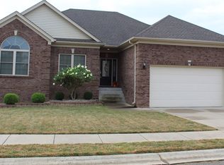 1710 W Crocus Dr, Radcliff, KY 40160