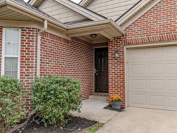 3rd image of 2813 Cherry Blossom Way
