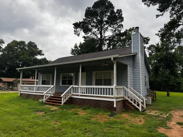 810 Galloway Ln, Livingston, TX 77351