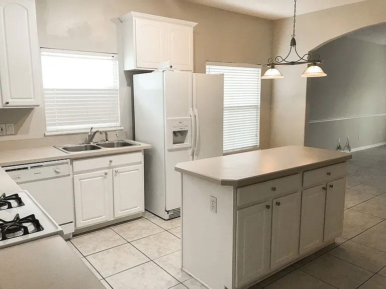 13828 Guildhall Cir — Photo 5