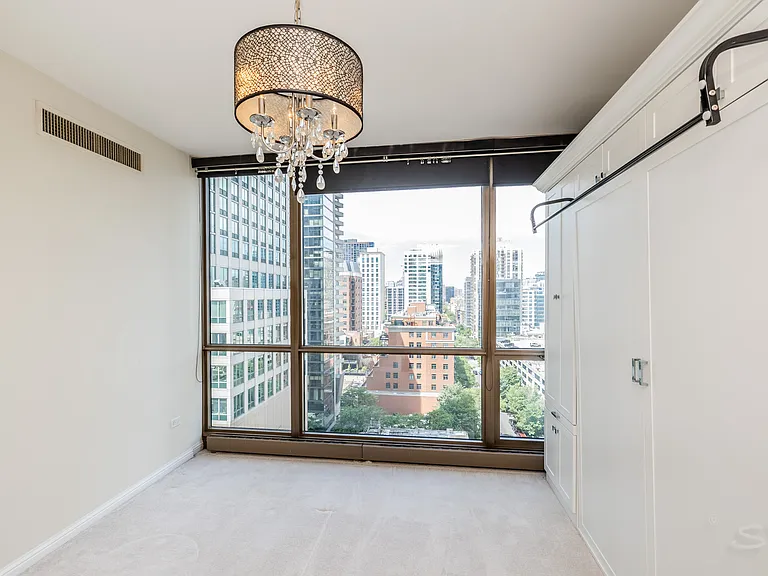 21 E Huron St #1207 — Photo 31