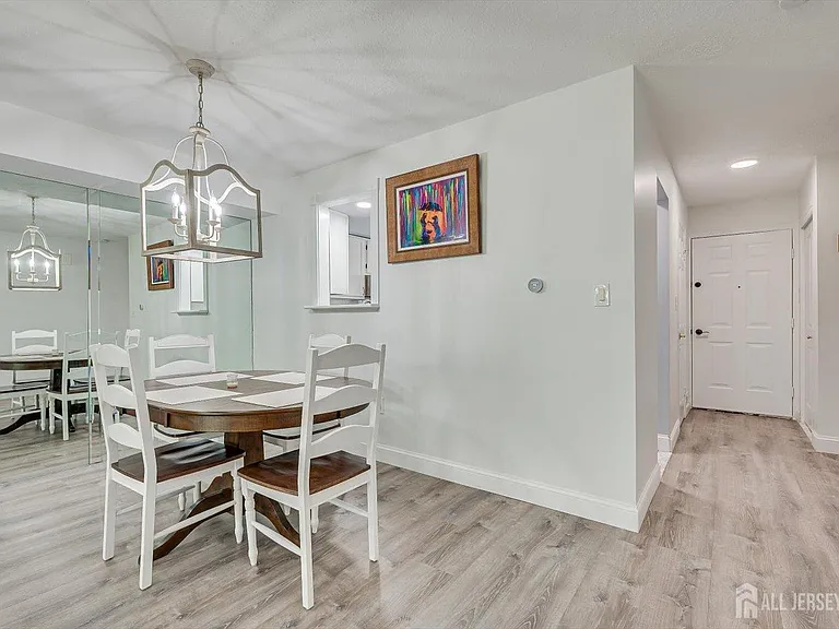 822 Darlington Dr — Photo 9