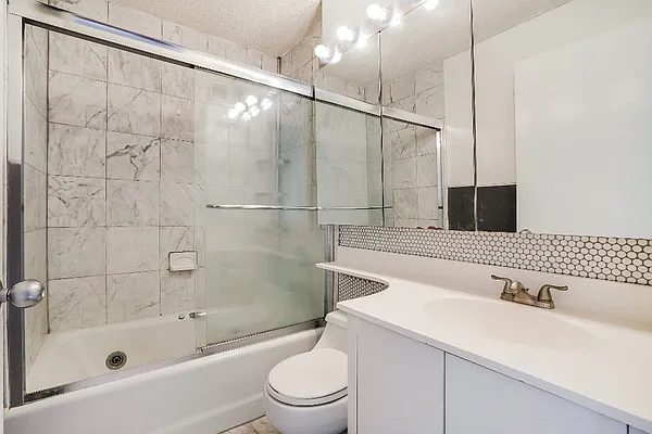 Rented by Level Group | media 24