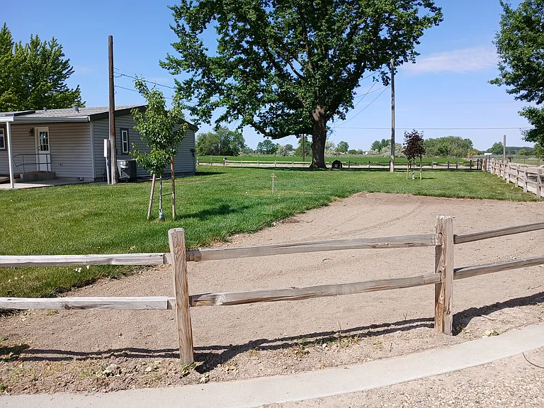 Ada Rd — Photo 11