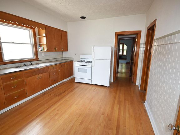 2nd image of 1321 Scoville Ave