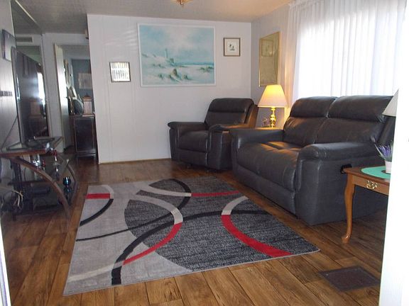 5th image of 95 Flamingo Dr