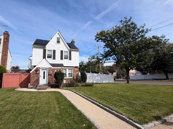 16945 23rd Avenue, Whitestone, NY 11357