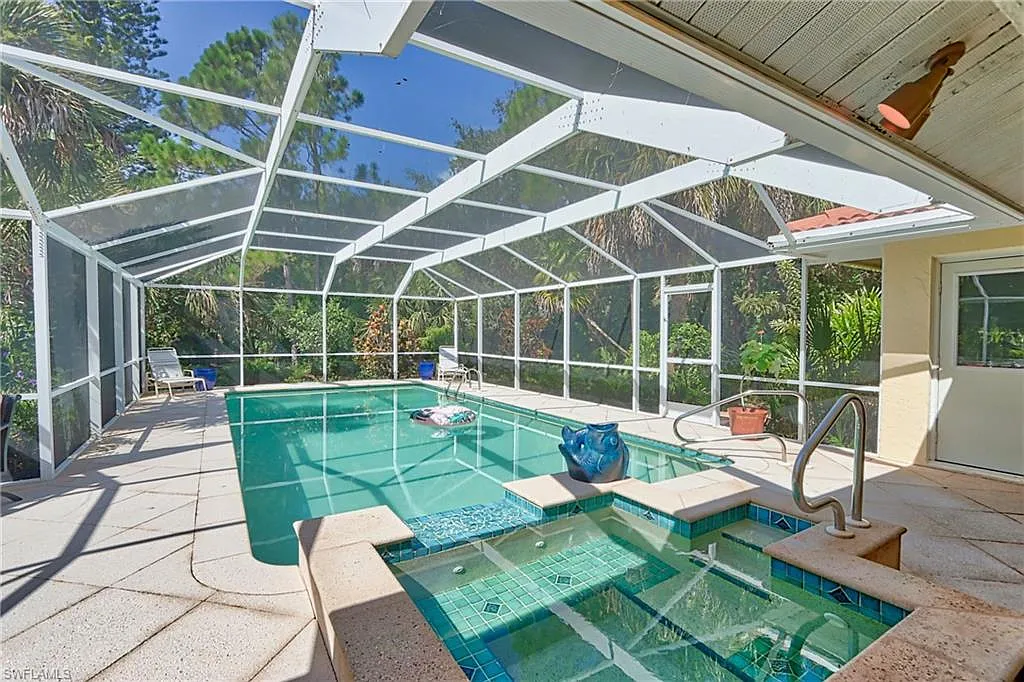 Bonita Springs — Photo 1