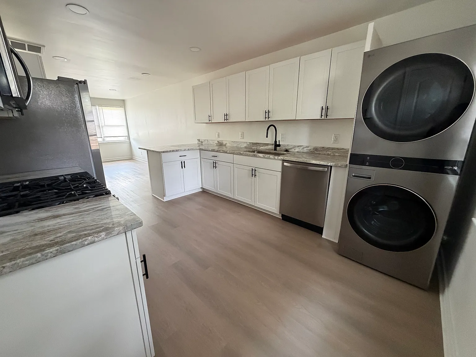 2 bed, 760 sqft, $1,250 — Photo 3