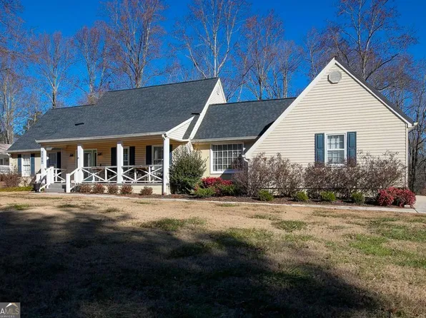 3709 Corinth Dr, Gainesville, GA 30506