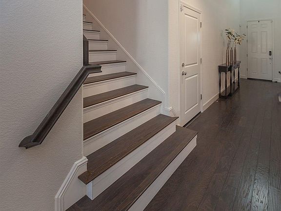2nd image of 9520 Grande Dr