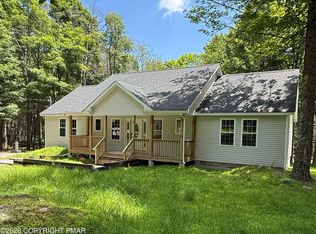 1011 Woodstock Rd, Newfoundland, PA 18445
