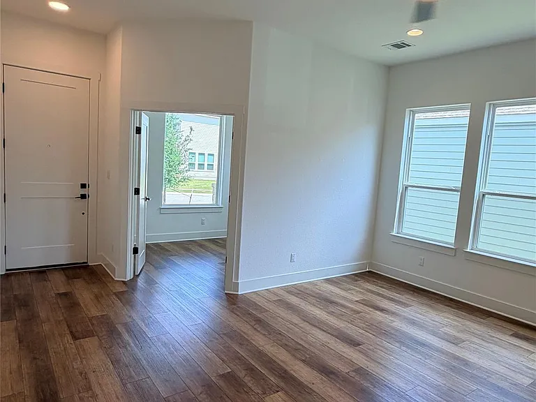 8620 Torrita Dr — Photo 2