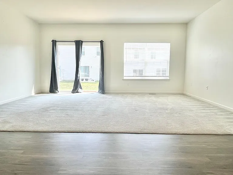 1748 Fairbank Ln — Photo 4