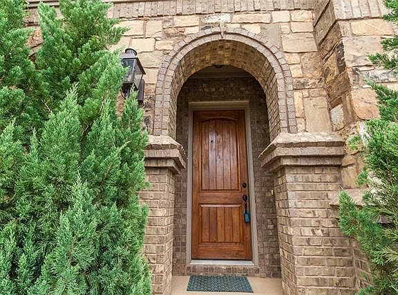 3rd image of 5057 Heritage Oaks Dr
