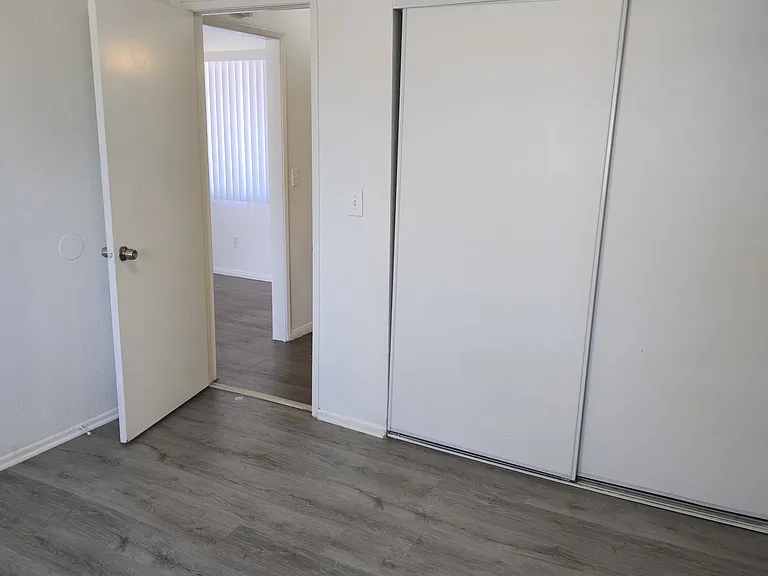 349 S Ashford Ave — Photo 7