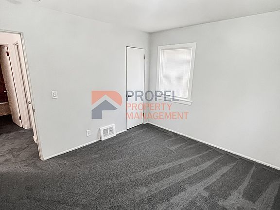 4th image of 27645 Avondale St