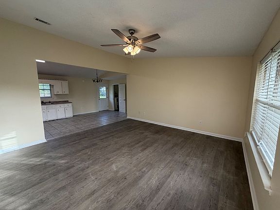 2nd image of 1450 Victory Cir
